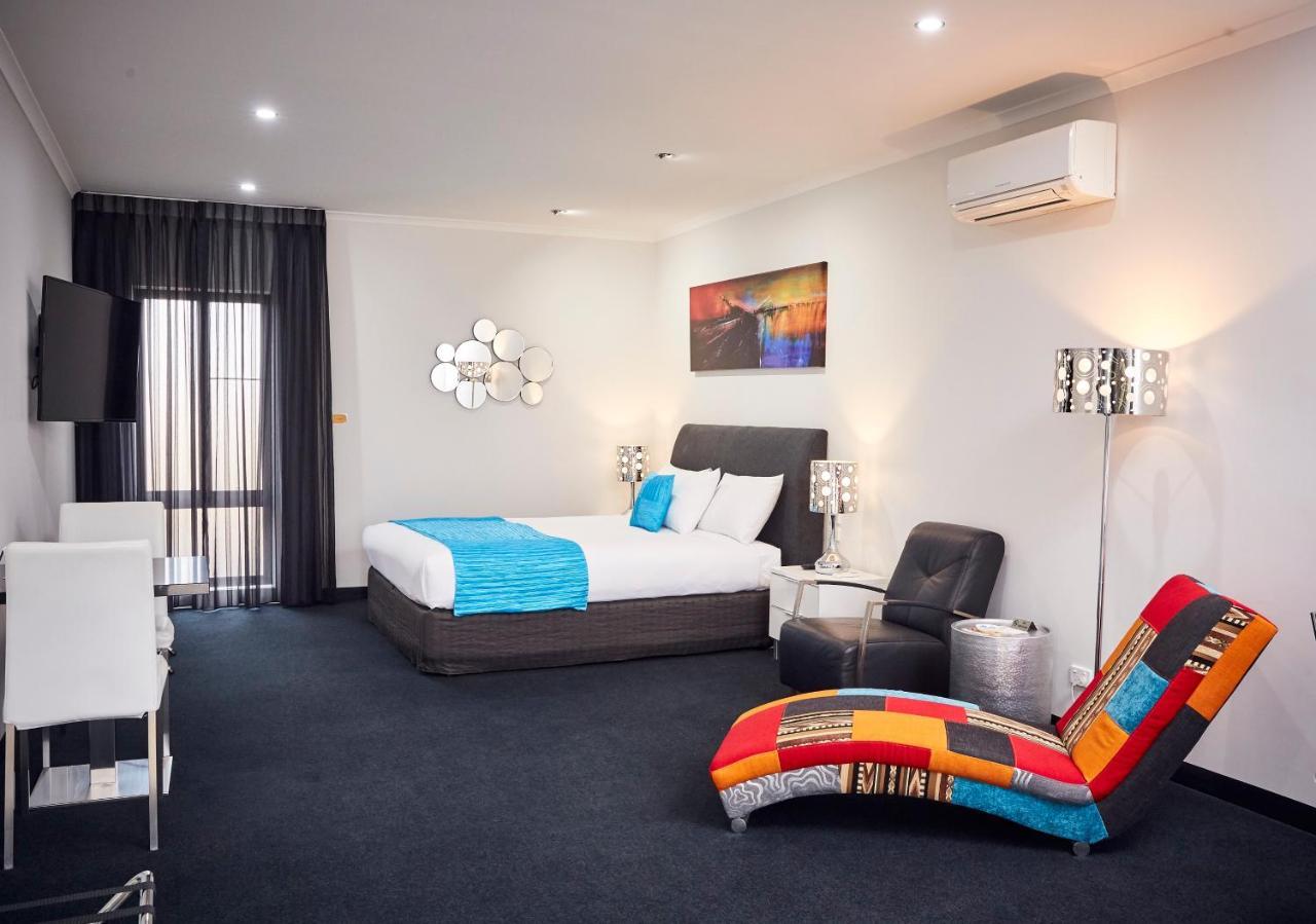 מריבורו Junction Motel מראה חיצוני תמונה