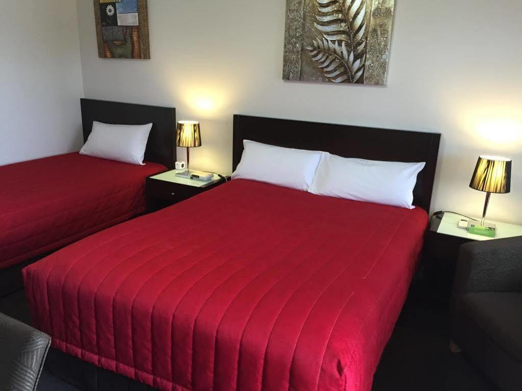 מריבורו Junction Motel מראה חיצוני תמונה