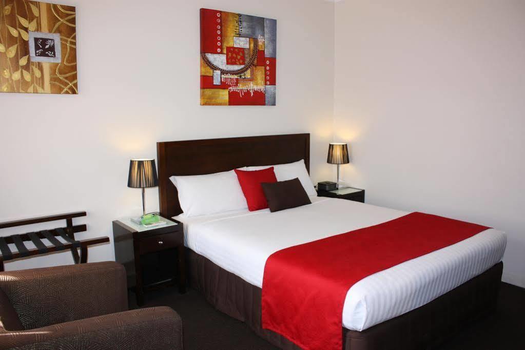 מריבורו Junction Motel מראה חיצוני תמונה